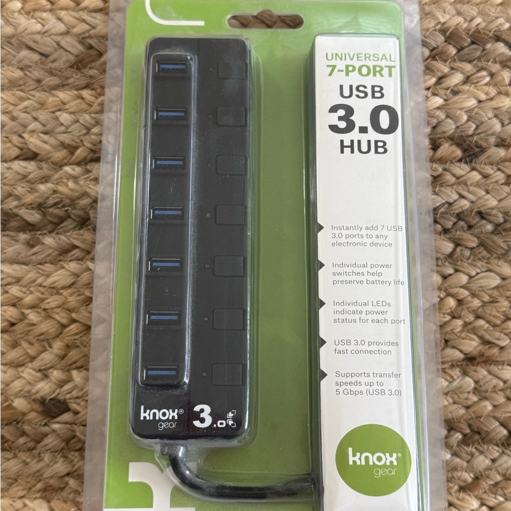 Black USB 3.0 7-Port Hub